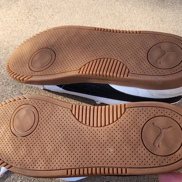 Puma White and Black Sneakers with Brown Sole - Picture 5 of 8